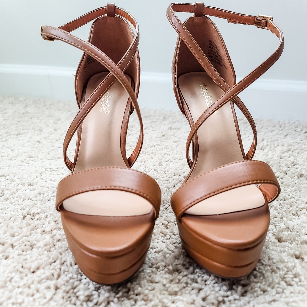Shoe Dazzle brown strappy heels size 8